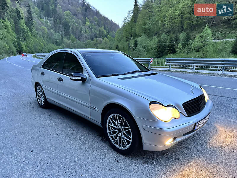 Седан Mercedes-Benz C-Class 2000 в Рахові