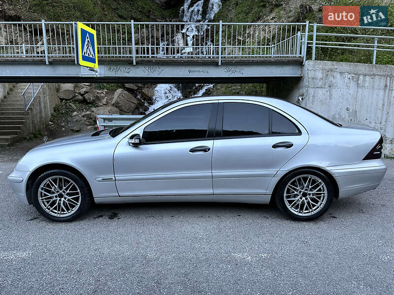Седан Mercedes-Benz C-Class 2000 в Рахові