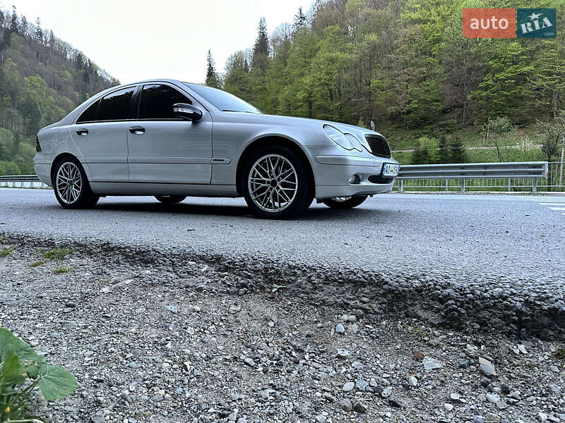 Седан Mercedes-Benz C-Class 2000 в Рахові