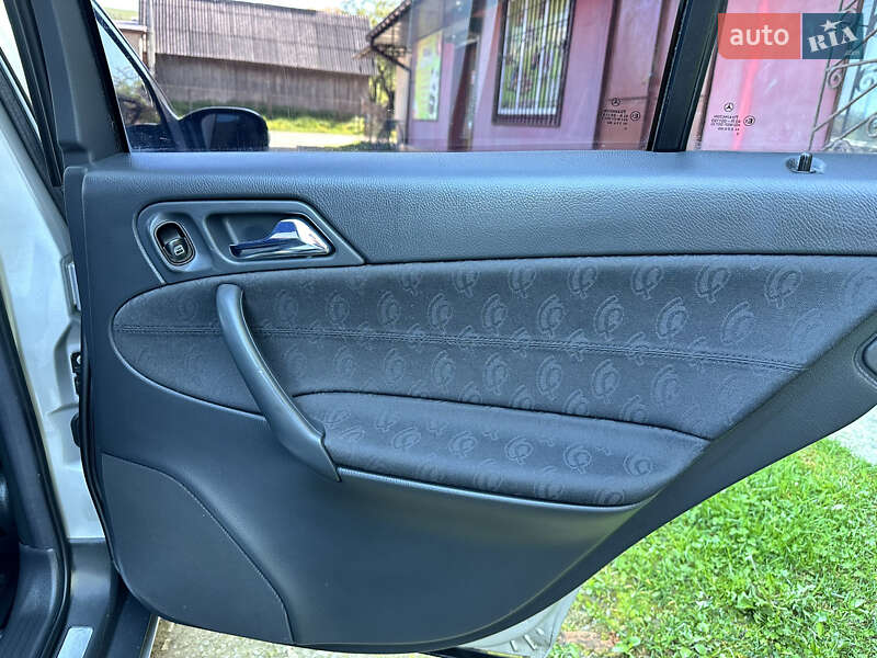 Седан Mercedes-Benz C-Class 2000 в Рахові