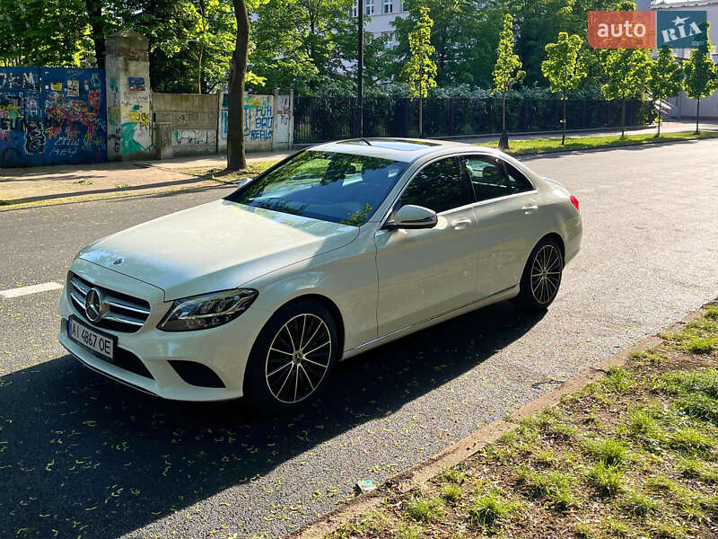 Mercedes-Benz C-Class 2019