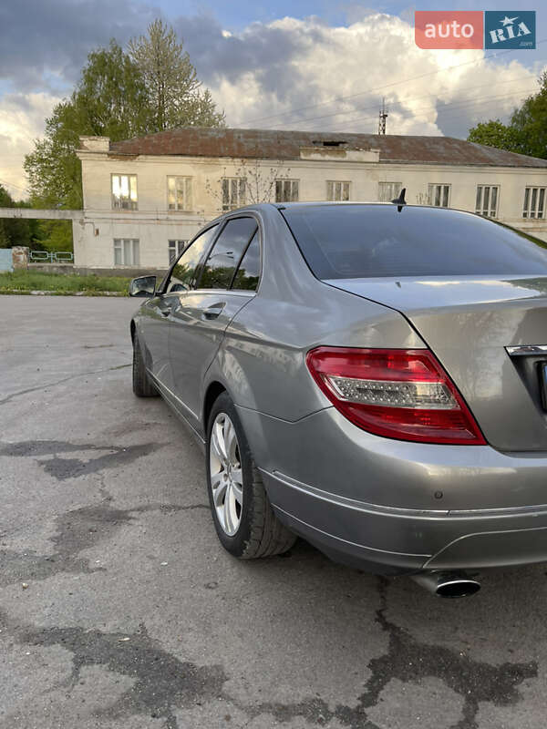 Седан Mercedes-Benz C-Class 2011 в Хмельницькому