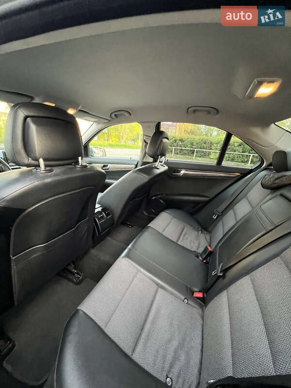 Седан Mercedes-Benz C-Class 2011 в Хмельницькому