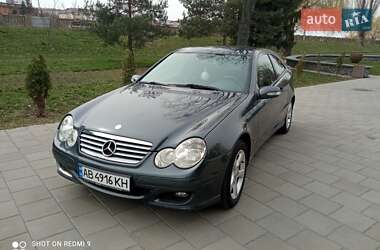 Купе Mercedes-Benz C-Class 2006 в 