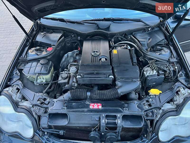 Седан Mercedes-Benz C-Class 2002 в Львове