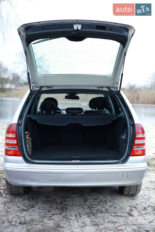Универсал Mercedes-Benz C-Class 2005 в Хороле фото 10 Универсал Mercedes-Benz C-Class 2005 в Хороле