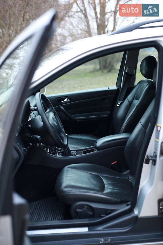Универсал Mercedes-Benz C-Class 2005 в Хороле фото 16 Универсал Mercedes-Benz C-Class 2005 в Хороле