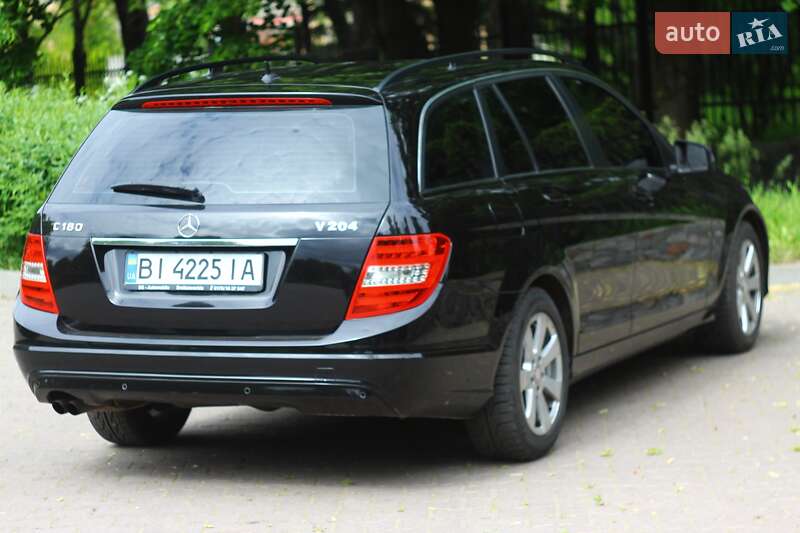 Універсал Mercedes-Benz C-Class 2011 в Миргороді