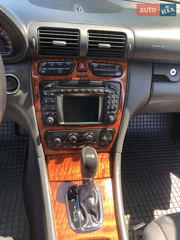 Универсал Mercedes-Benz C-Class 2003 в Черновцах