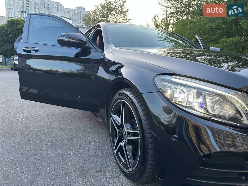 Седан Mercedes-Benz C-Class 2018 в Киеве