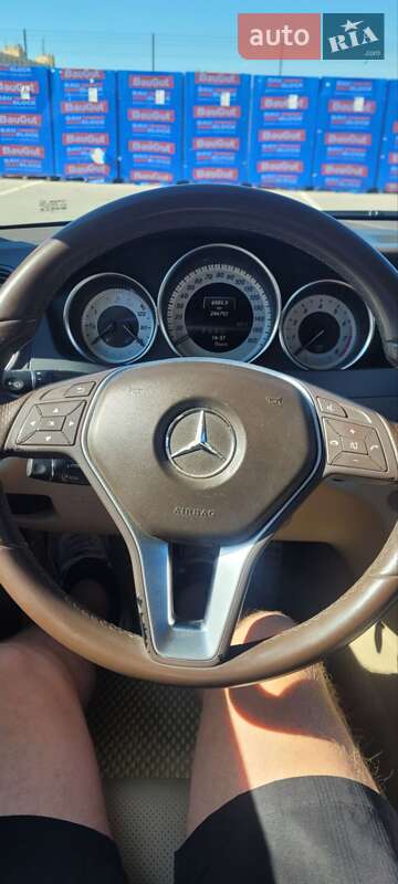 Седан Mercedes-Benz C-Class 2012 в Виннице