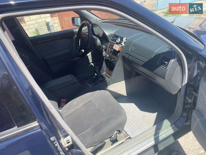 Седан Mercedes-Benz C-Class 1994 в Херсоне