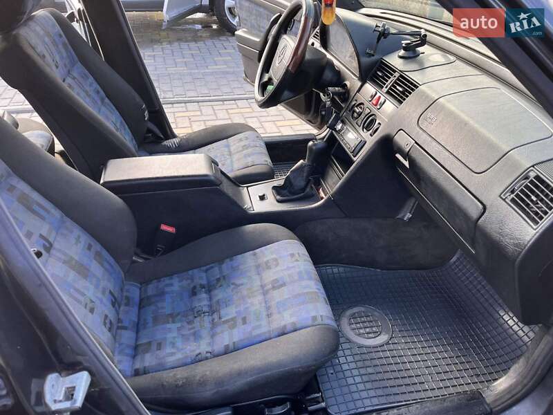 Седан Mercedes-Benz C-Class 1996 в Гайвороне