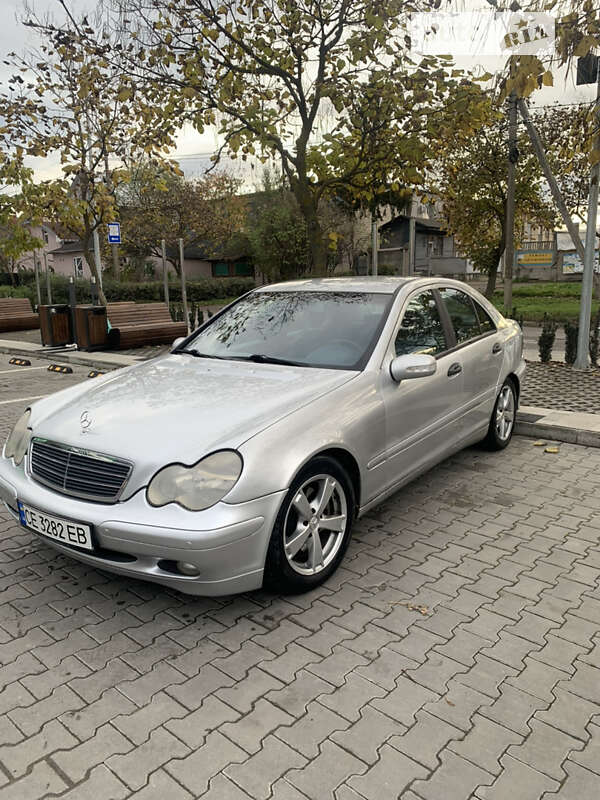 Седан Mercedes-Benz C-Class 2002 в Чернівцях