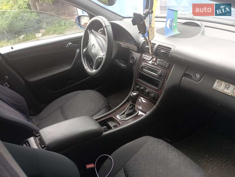 Універсал Mercedes-Benz C-Class 2003 в 
