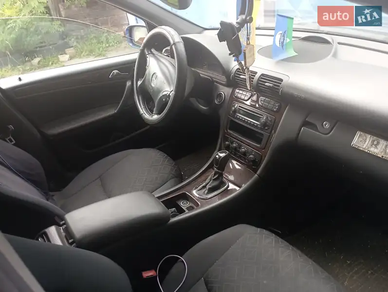 Універсал Mercedes-Benz C-Class 2003 в 