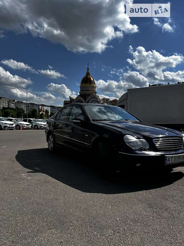 Седан Mercedes-Benz C-Class 2002 в Івано-Франківську