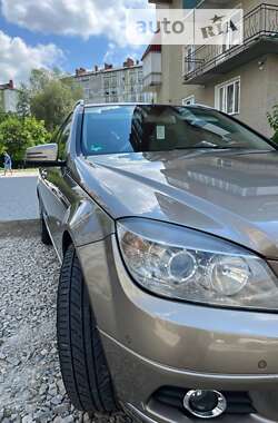 Універсал Mercedes-Benz C-Class 2009 в Івано-Франківську