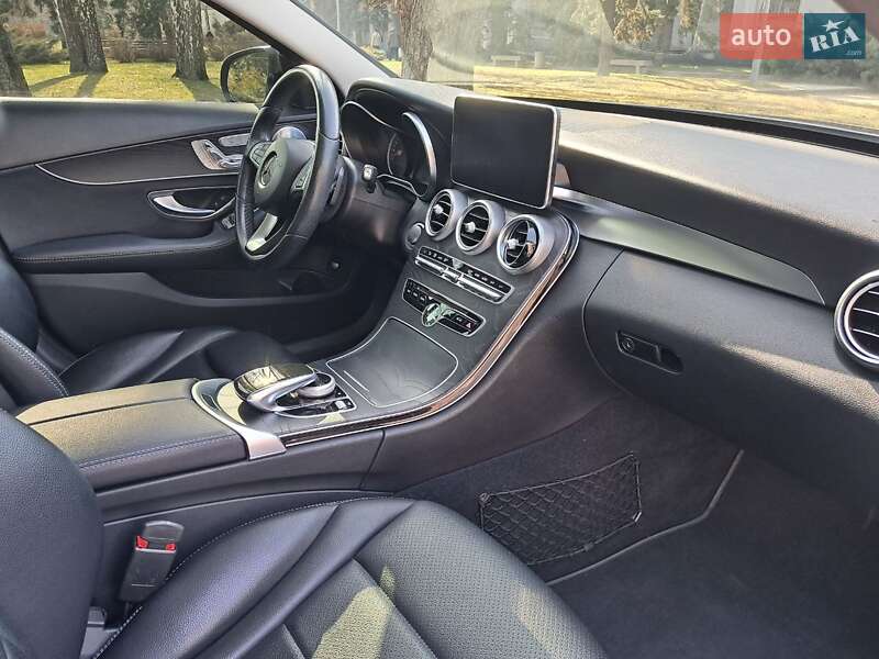 Седан Mercedes-Benz C-Class 2016 в Днепре