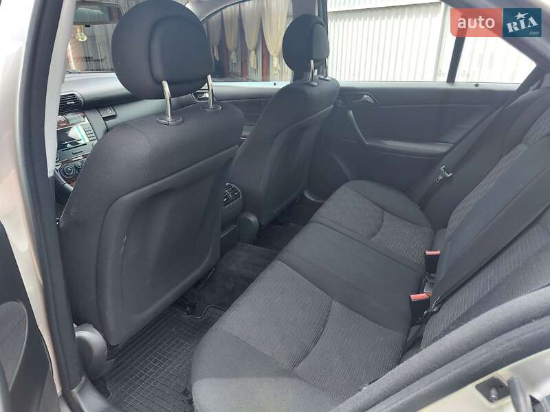 Седан Mercedes-Benz C-Class 2005 в Виннице