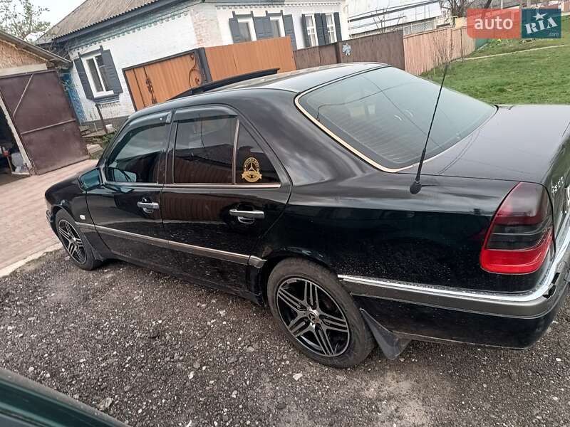 Седан Mercedes-Benz C-Class 1995 в Черкассах