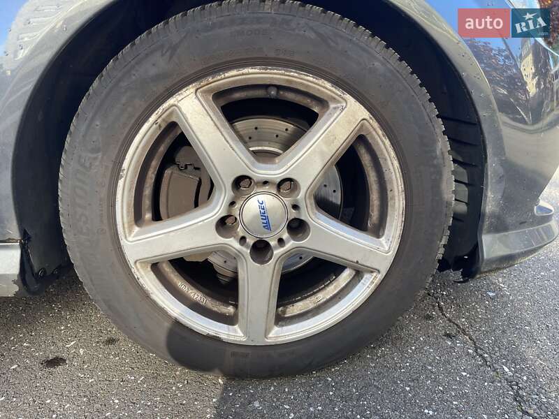 Универсал Mercedes-Benz C-Class 2011 в Черновцах