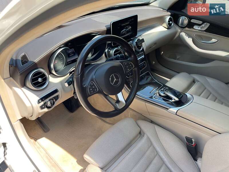 Седан Mercedes-Benz C-Class 2014 в Кривом Роге