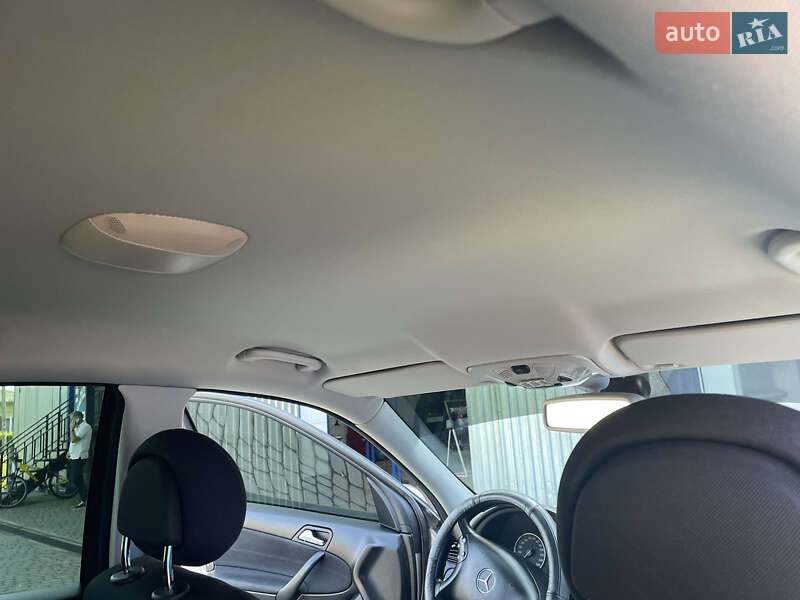 Седан Mercedes-Benz C-Class 2004 в Ивано-Франковске