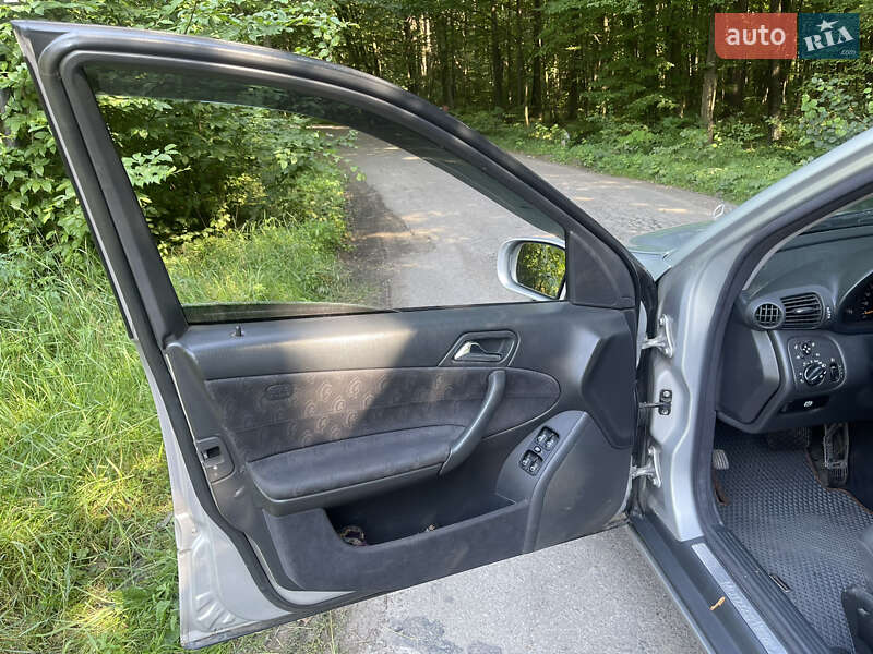 Универсал Mercedes-Benz C-Class 2003 в Житомире фото 18 Универсал Mercedes-Benz C-Class 2003 в Житомире
