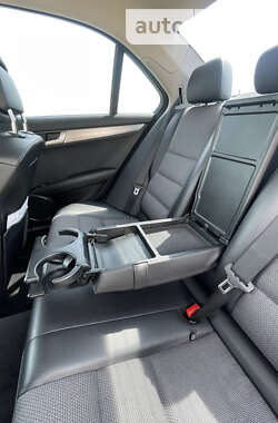 Седан Mercedes-Benz C-Class 2011 в 