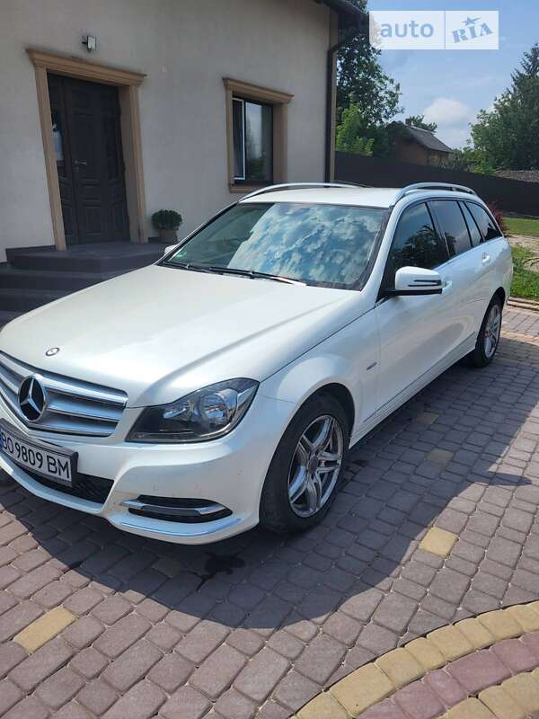 Універсал Mercedes-Benz C-Class 2012 в Тернополі