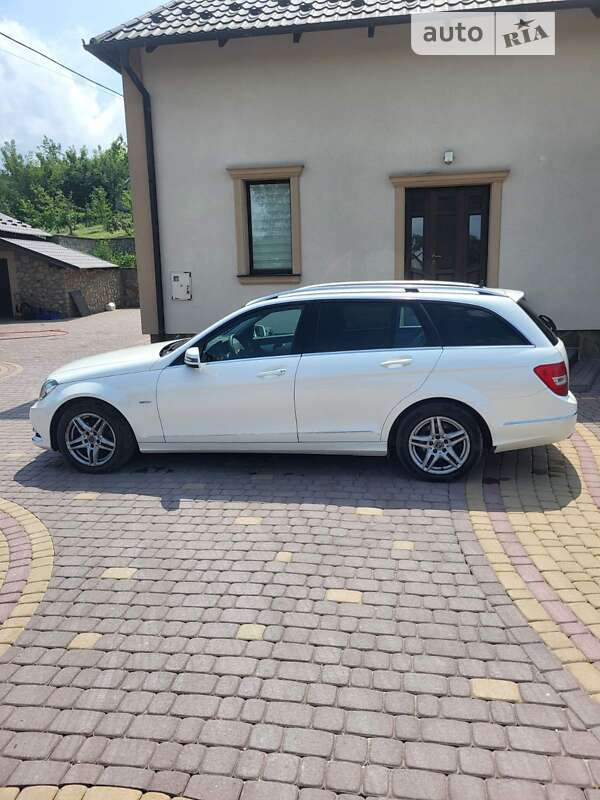 Універсал Mercedes-Benz C-Class 2012 в Тернополі