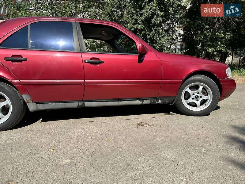 Седан Mercedes-Benz C-Class 1994 в Киеве фото 3 Седан Mercedes-Benz C-Class 1994 в Киеве