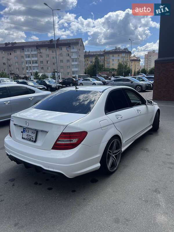 Седан Mercedes-Benz C-Class 2014 в Киеве