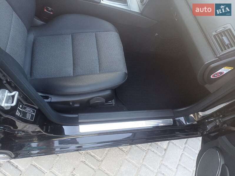 Универсал Mercedes-Benz C-Class 2011 в Вараше