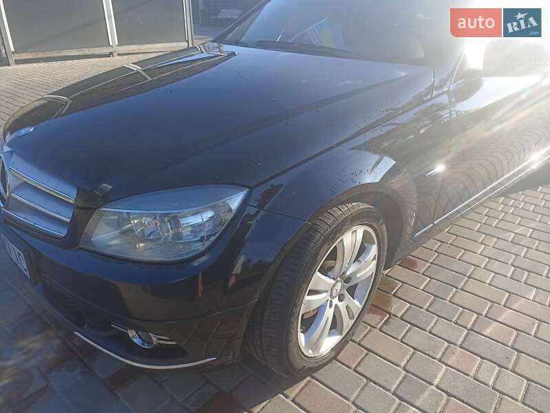 Универсал Mercedes-Benz C-Class 2011 в Вараше