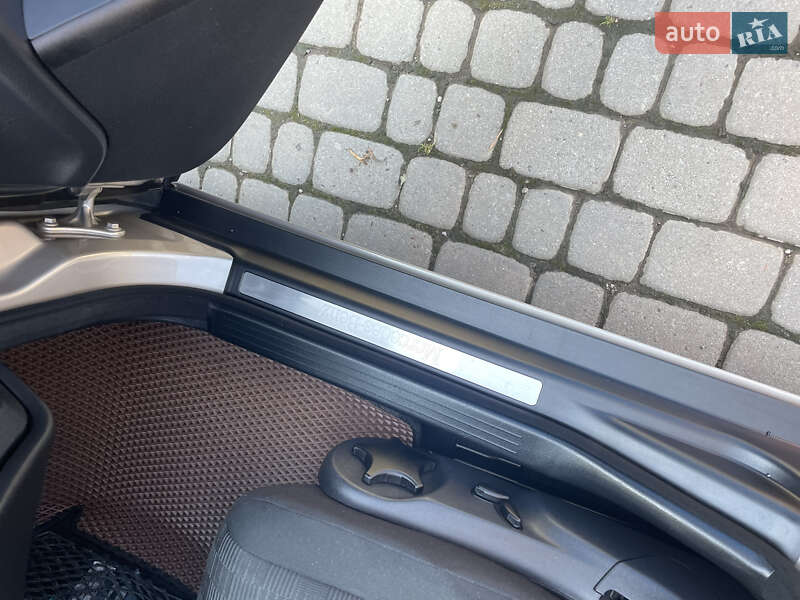 Седан Mercedes-Benz C-Class 2004 в Ивано-Франковске