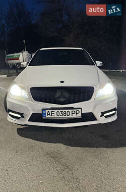 Седан Mercedes-Benz C-Class 2013 в Дніпрі