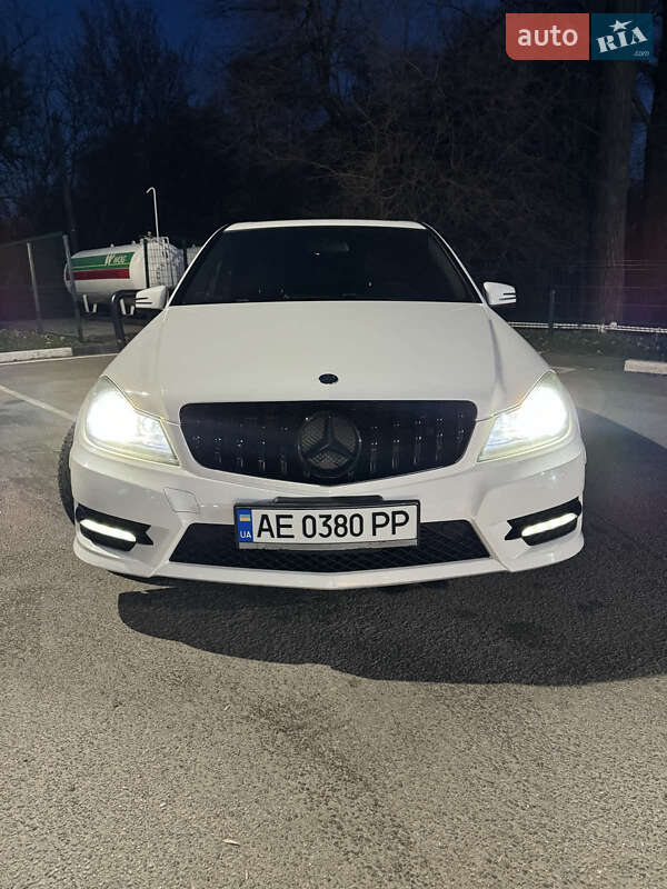 Седан Mercedes-Benz C-Class 2013 в Днепре фото 2 Седан Mercedes-Benz C-Class 2013 в Днепре