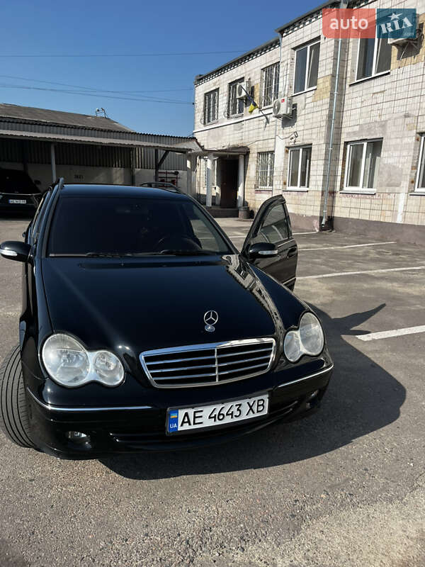 Універсал Mercedes-Benz C-Class 2006 в Дніпрі