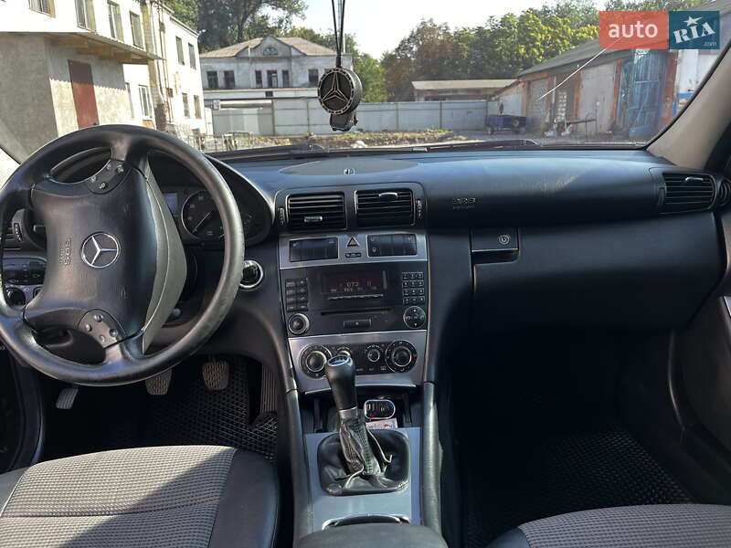 Універсал Mercedes-Benz C-Class 2006 в Дніпрі