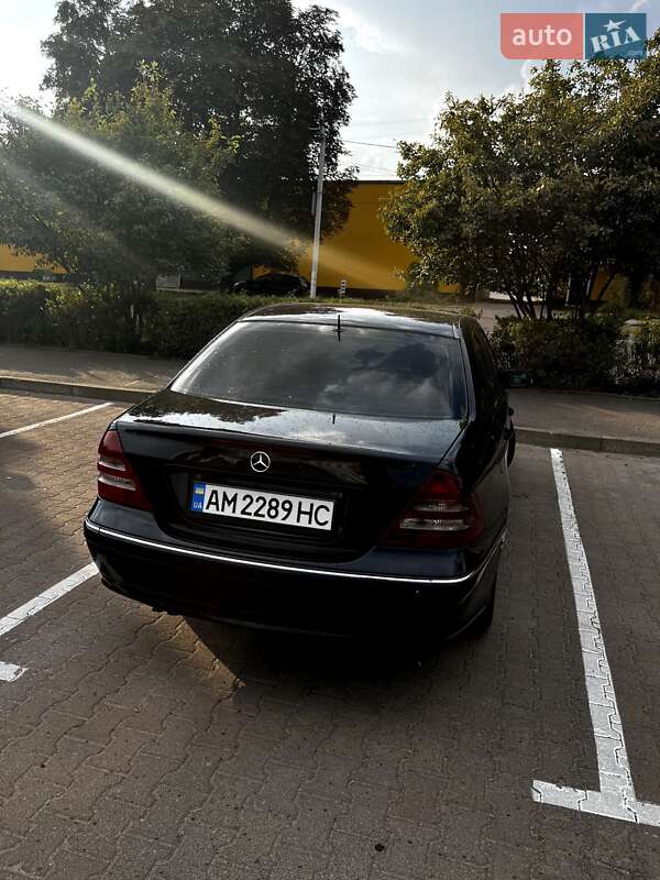 Седан Mercedes-Benz C-Class 2002 в Житомире