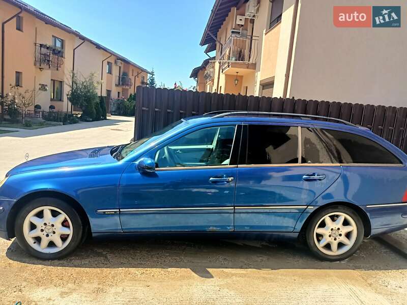 Универсал Mercedes-Benz C-Class 2001 в Черновцах