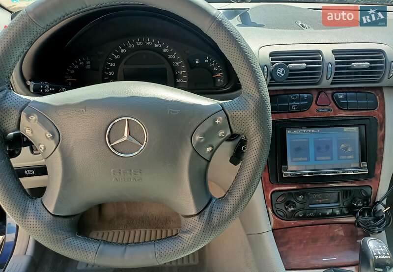 Универсал Mercedes-Benz C-Class 2001 в Черновцах