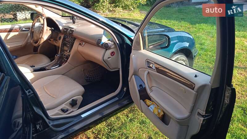 Универсал Mercedes-Benz C-Class 2001 в Млинове