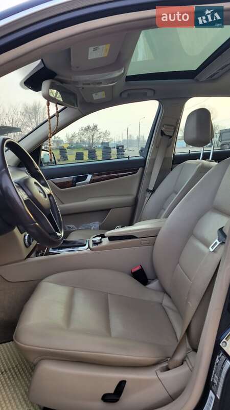 Седан Mercedes-Benz C-Class 2011 в Киеве
