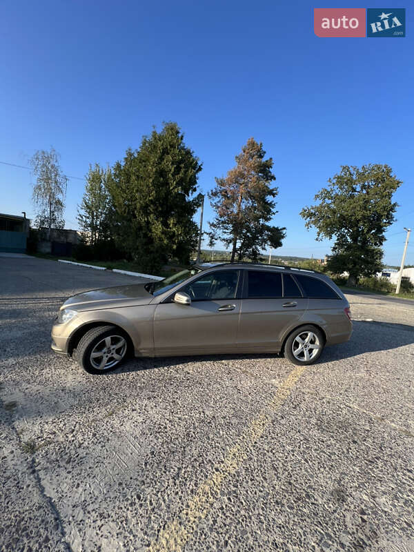 Универсал Mercedes-Benz C-Class 2009 в Новояворовске