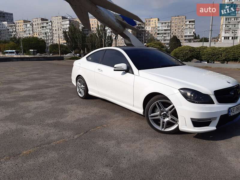 Купе Mercedes-Benz C-Class 2012 в 