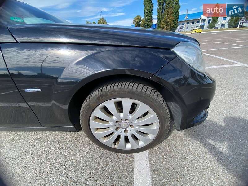 Універсал Mercedes-Benz C-Class 2011 в Житомирі