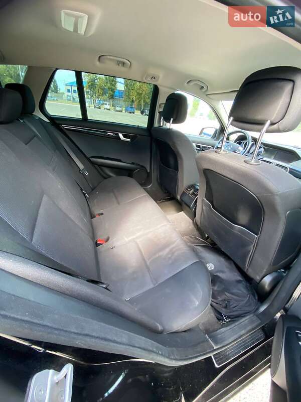 Универсал Mercedes-Benz C-Class 2011 в Житомире